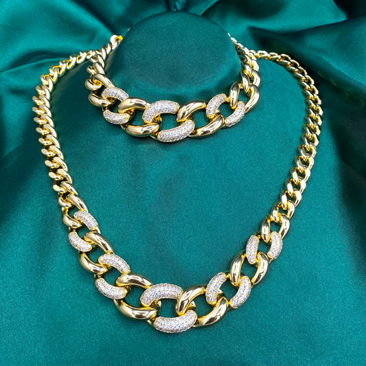 Conjunto Amira
